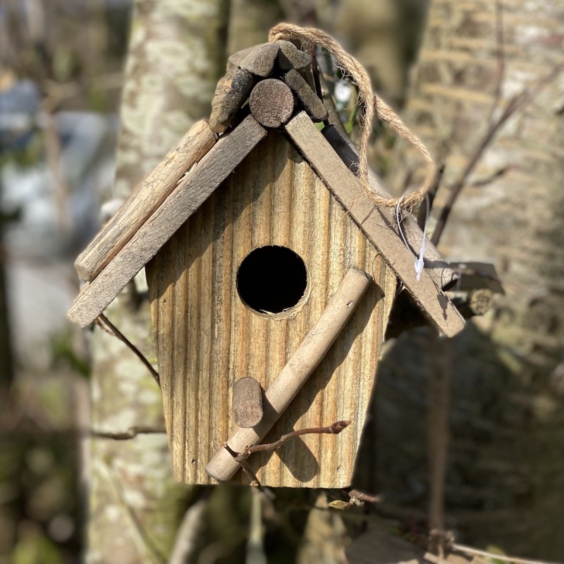 Fuglehus til haven eller vindue | Find fuglehuse på her!